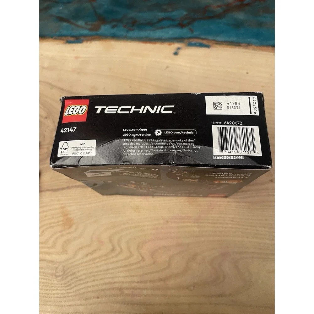 LEGO TECHNIC 42147 Dump Truck 2 in 1 (NEW/SEALED) (DAMAGED BOX)